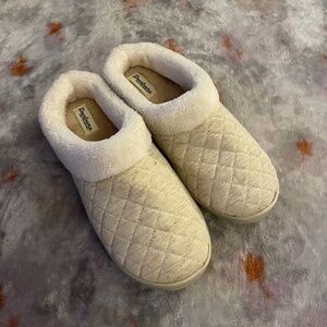 Slippers Size 9-10